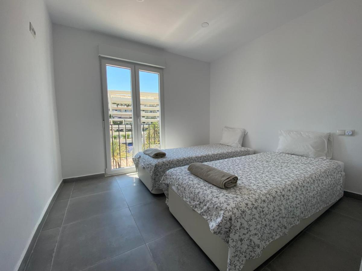 Jardines Del Puerto Apartment Marbella Luaran gambar