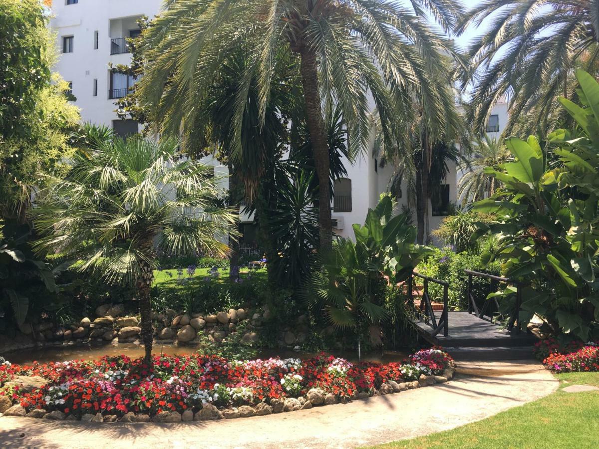 Jardines Del Puerto Apartment Marbella Luaran gambar